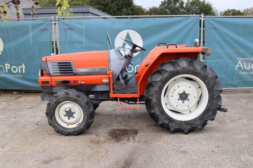 Traktor van het type Kubota GL300, Gebrauchtmaschine in Antwerpen (Foto 2)