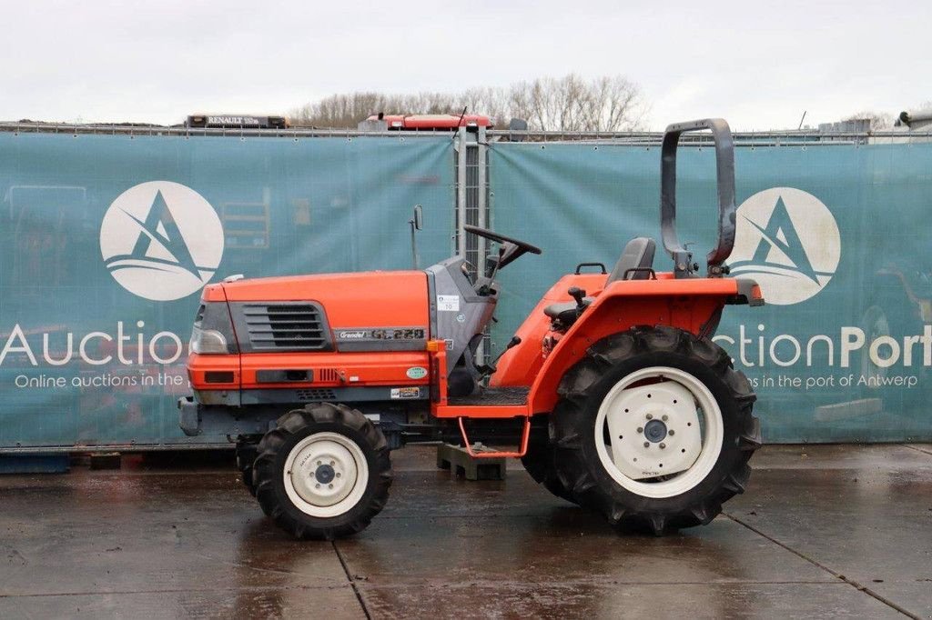 Traktor типа Kubota Grandel GL220, Gebrauchtmaschine в Antwerpen (Фотография 1)