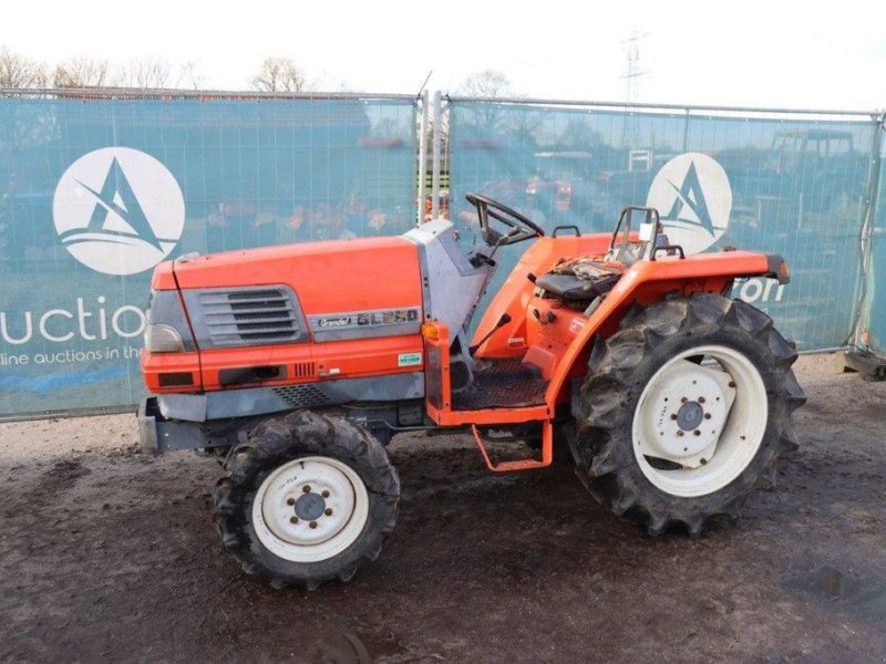 Traktor типа Kubota Grandel GL260, Gebrauchtmaschine в Antwerpen (Фотография 1)