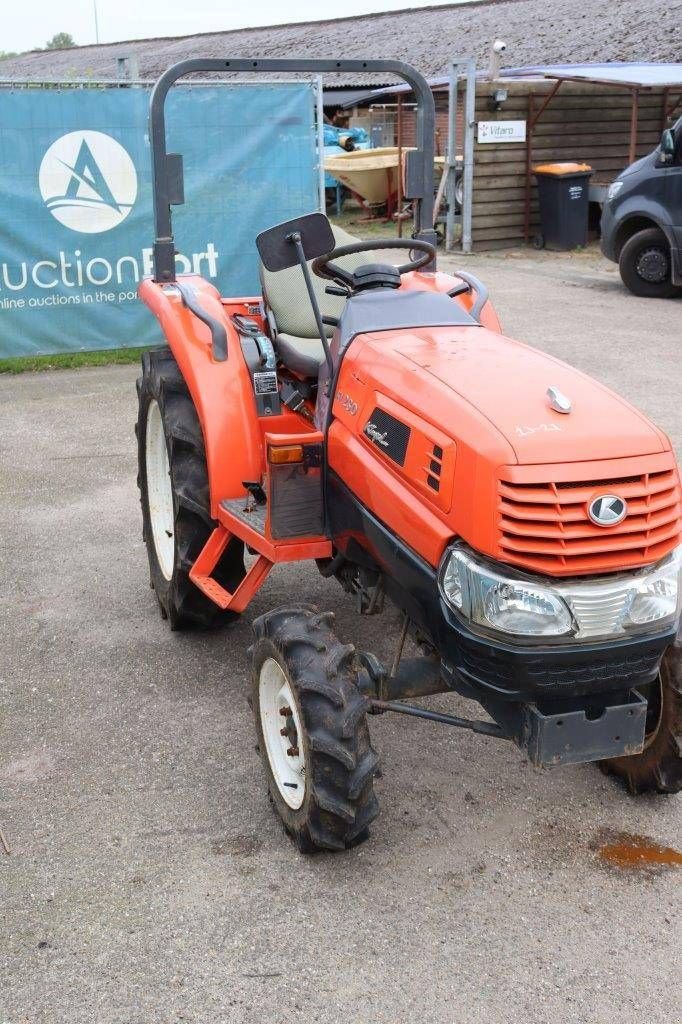 Traktor типа Kubota KL230, Gebrauchtmaschine в Antwerpen (Фотография 7)