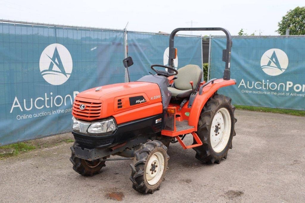 Traktor typu Kubota KL230, Gebrauchtmaschine w Antwerpen (Zdjęcie 9)