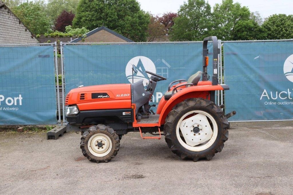 Traktor typu Kubota KL230, Gebrauchtmaschine w Antwerpen (Zdjęcie 2)