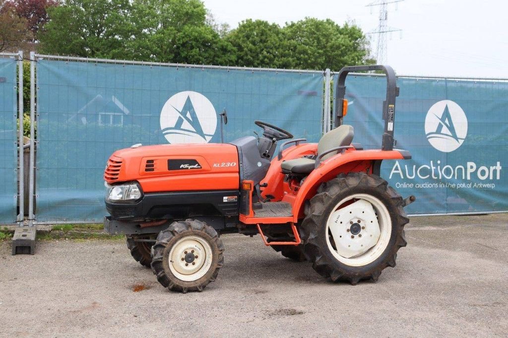 Traktor van het type Kubota KL230, Gebrauchtmaschine in Antwerpen (Foto 1)