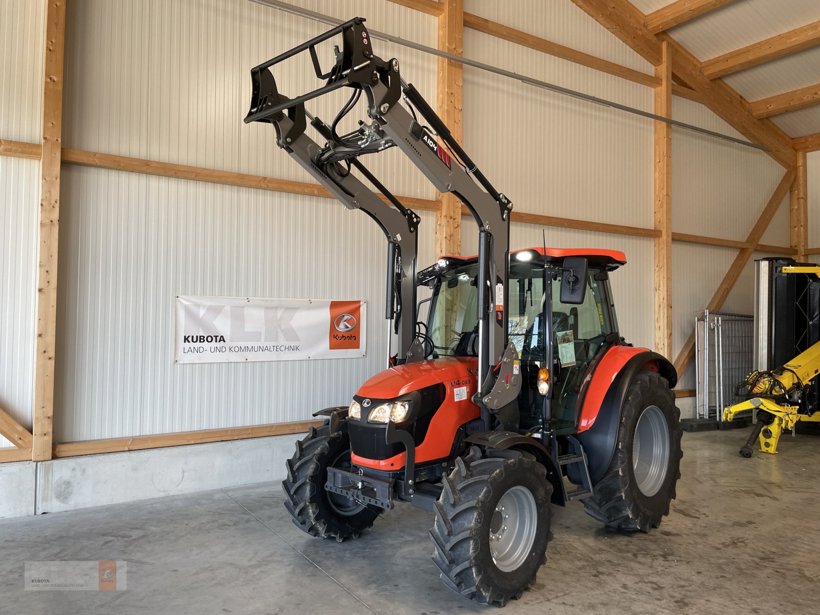 Traktor van het type Kubota Kubota M4063 18x18 Vorführmaschine, 5 Jahre Garantie Frontlader, Neumaschine in Biessenhofen (Foto 1)