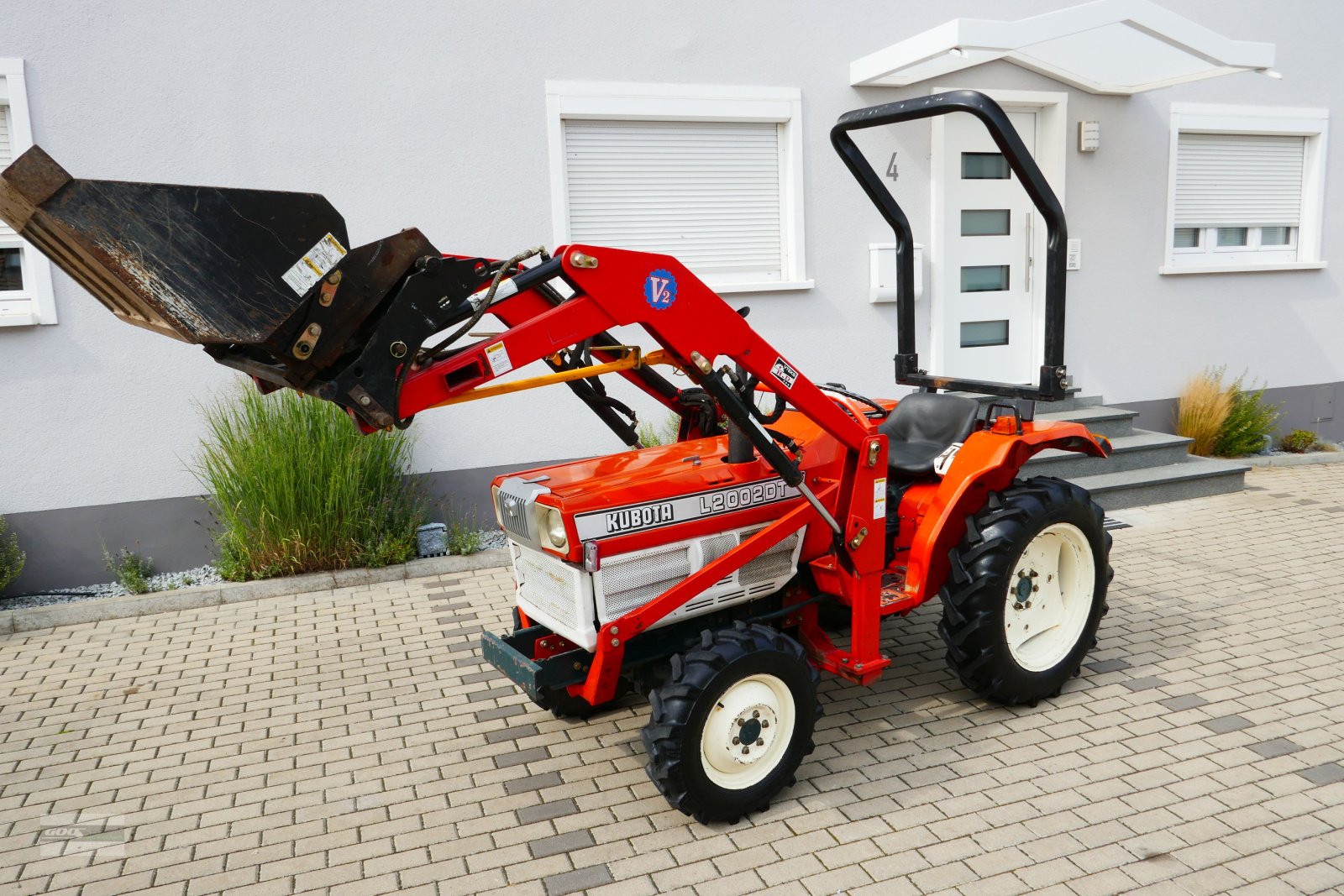 Traktor typu Kubota L 2002 DT Allr. Erst 751 Std. Mit Ind-Lader und Klapp-Bügel. Sehr guter Zustand!!, Gebrauchtmaschine w Langenzenn (Zdjęcie 1)