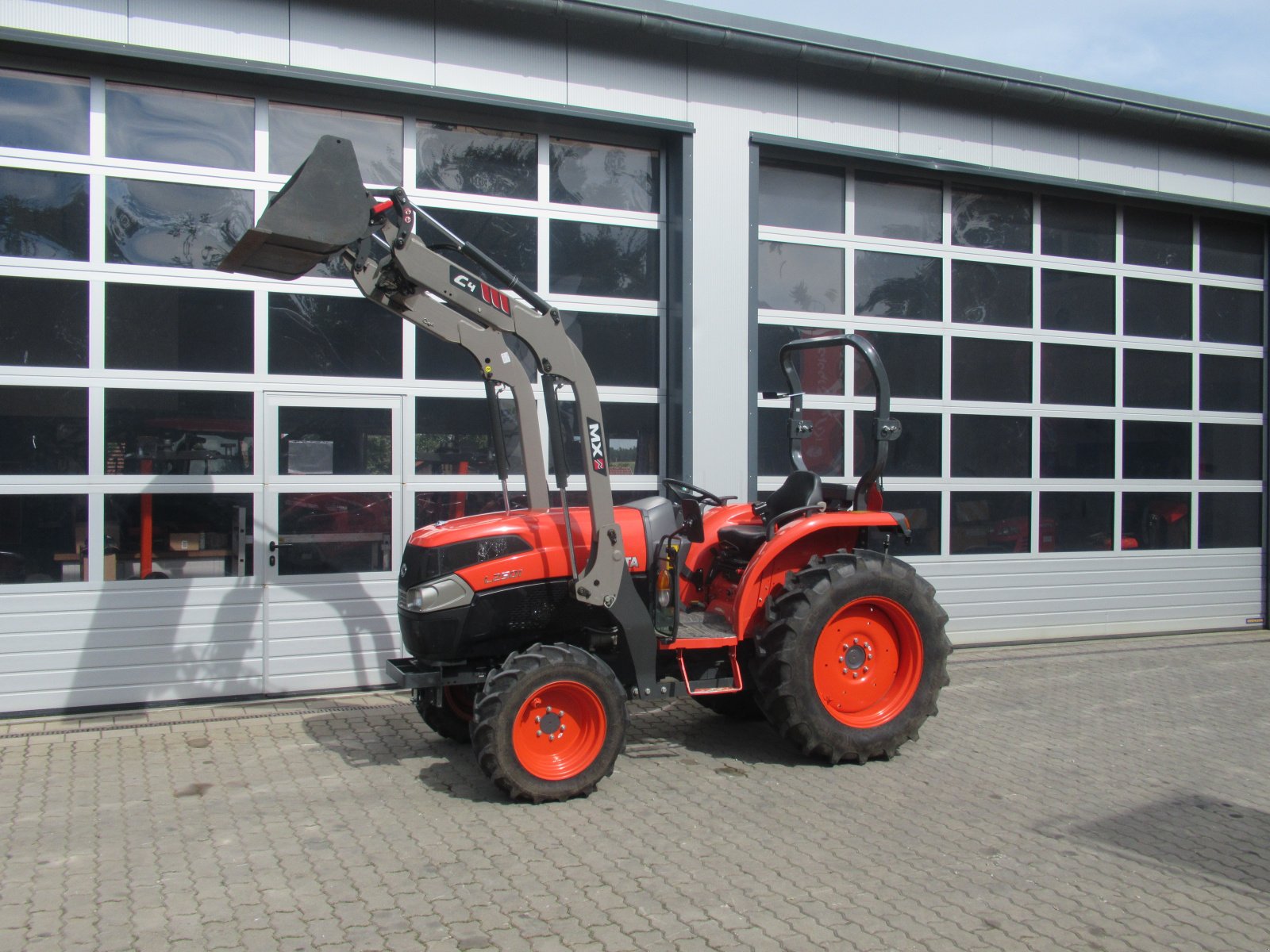 Traktor des Typs Kubota L 2501 DW, Gebrauchtmaschine in Waischenfeld (Bild 1)