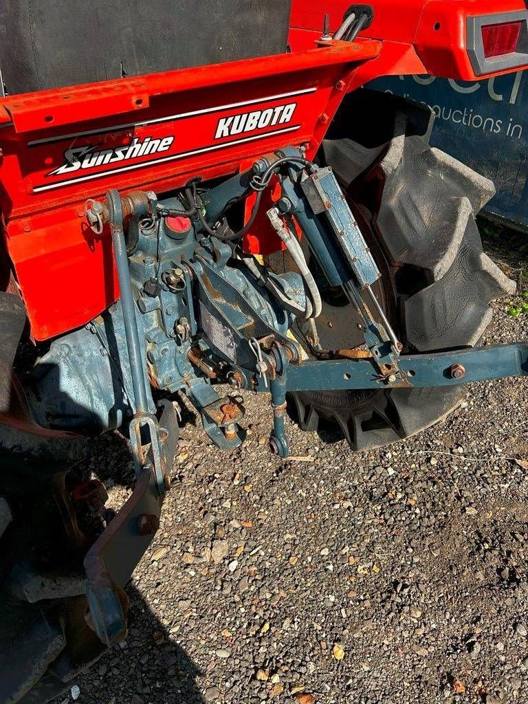 Traktor des Typs Kubota L1-205, Gebrauchtmaschine in Antwerpen (Bild 4)