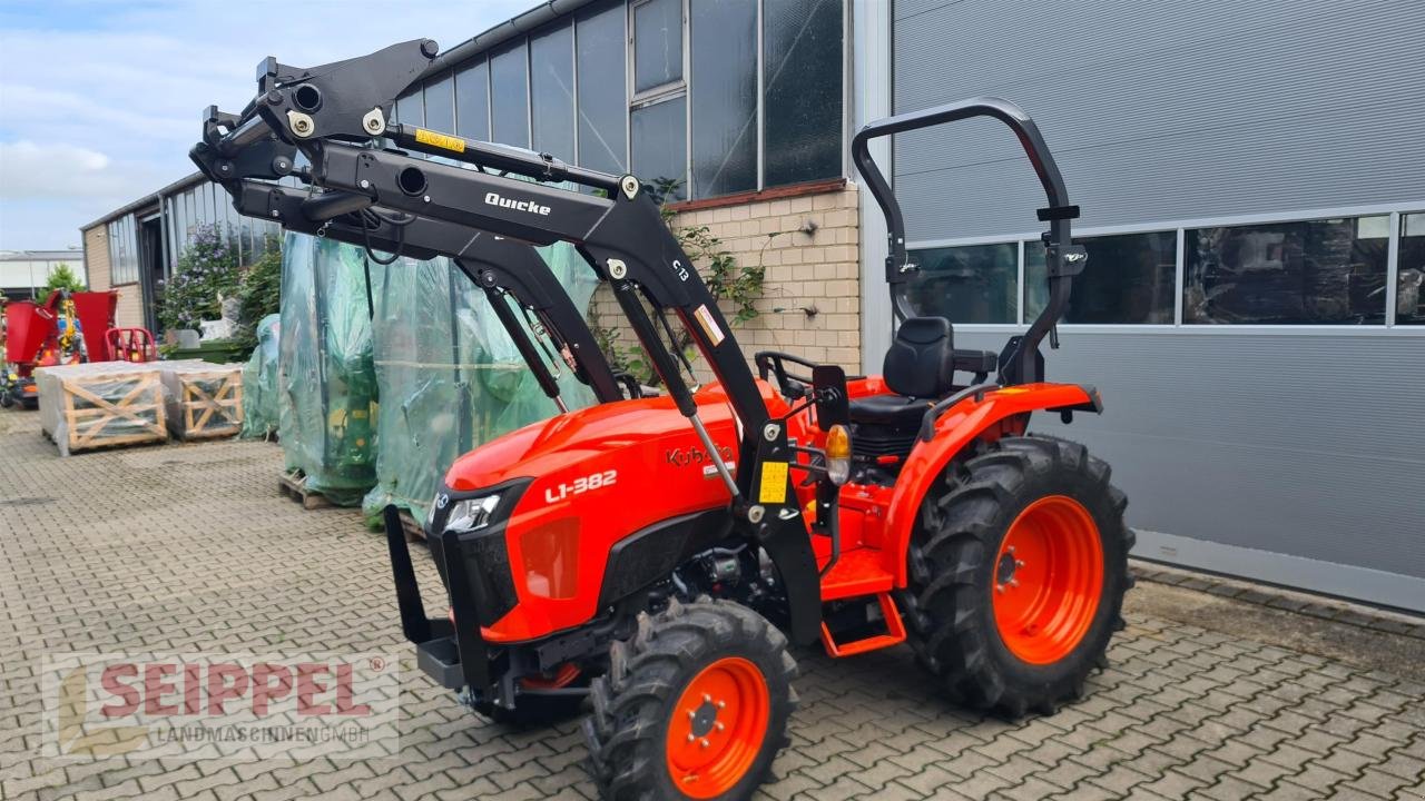 Traktor des Typs Kubota L1-382 DW EC + Quicke Lader C13, Neumaschine in Groß-Umstadt (Bild 1)