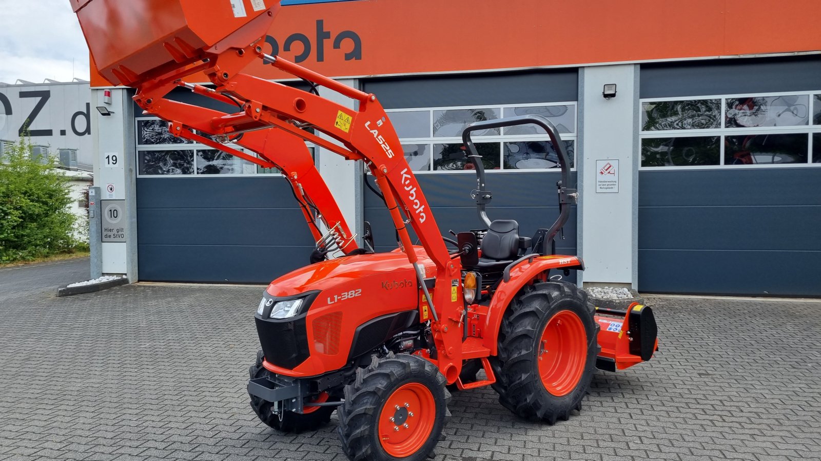 Traktor van het type Kubota L1-382 Hydrostat-Sonderfarbe, Neumaschine in Olpe (Foto 10)