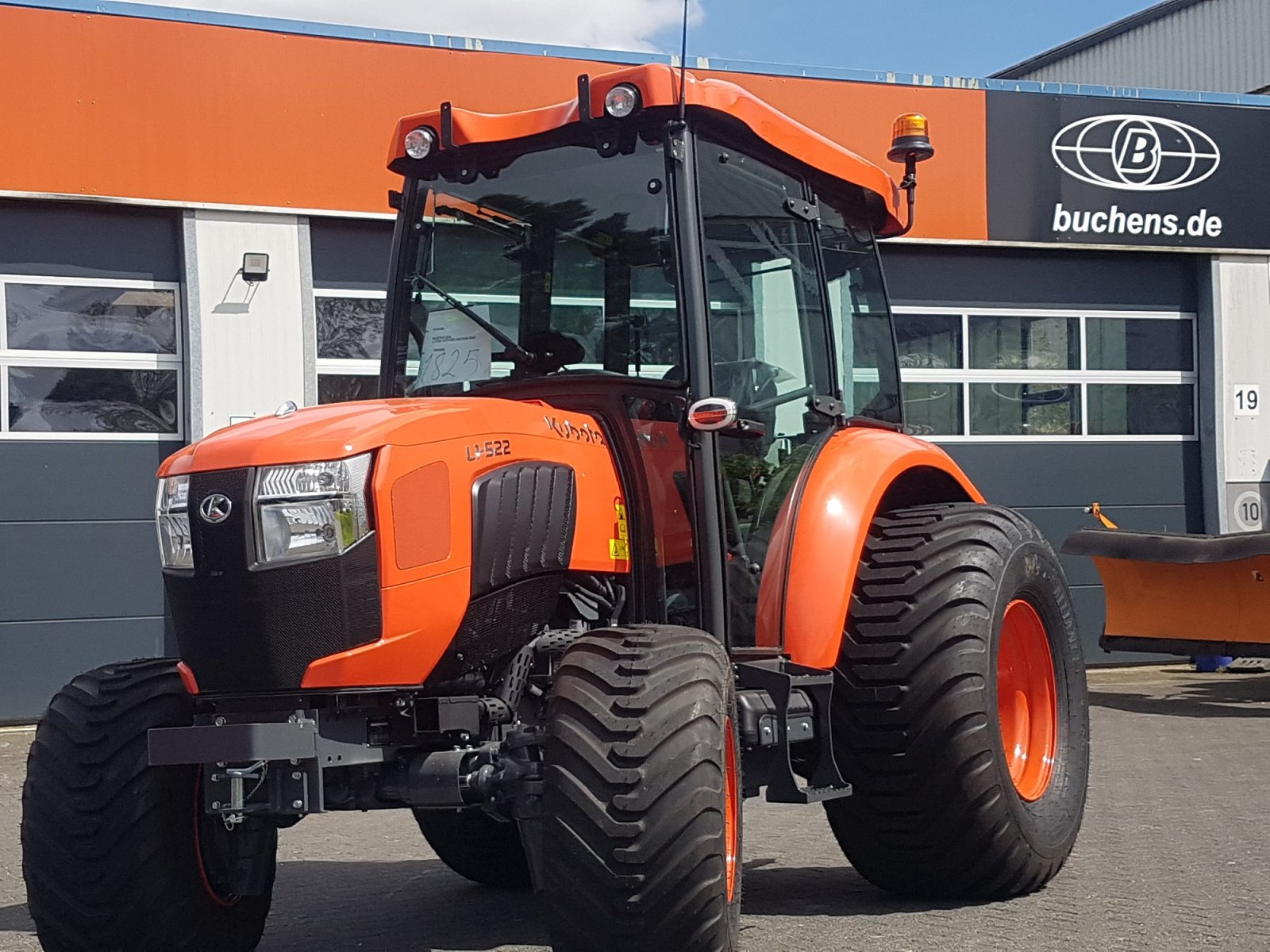 Traktor van het type Kubota L1-522 CAB ab 0,99%, Neumaschine in Olpe (Foto 2)