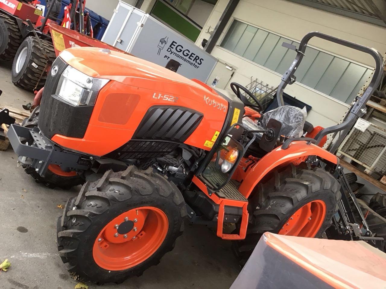 Traktor of the type Kubota L1-522-DW-EC, Neumaschine in Burgbernheim (Picture 1)