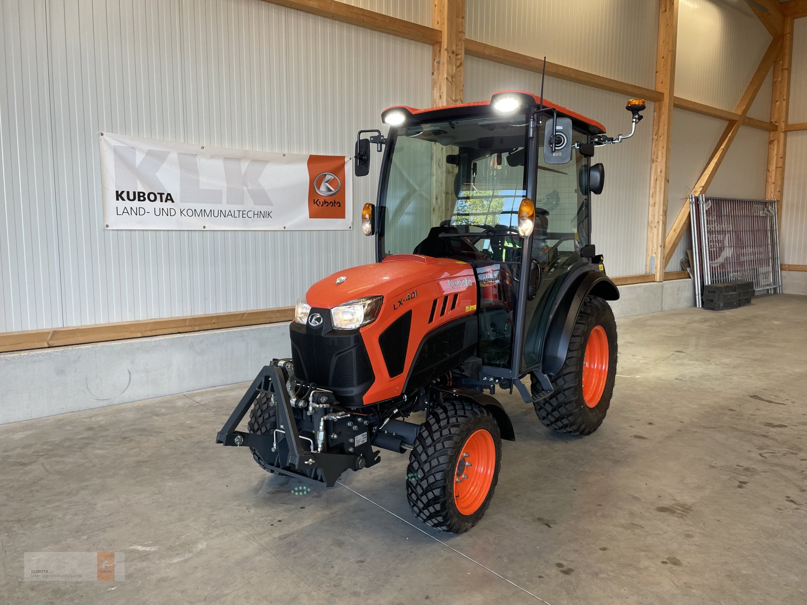 Traktor tipa Kubota LX-401, Neumaschine u Biessenhofen (Slika 1)