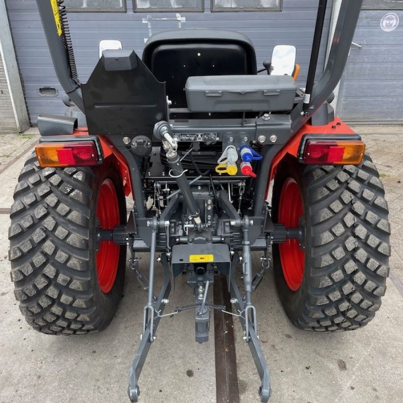 Traktor des Typs Kubota LX 401, Neumaschine in IJsselstein (Bild 4)