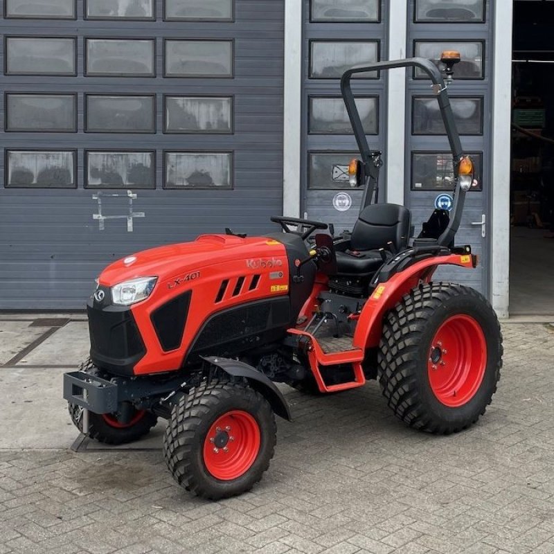 Traktor of the type Kubota LX 401, Neumaschine in IJsselstein (Picture 1)