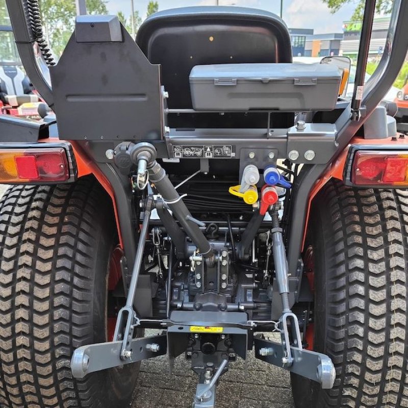 Traktor of the type Kubota LX351, Neumaschine in IJsselstein (Picture 3)