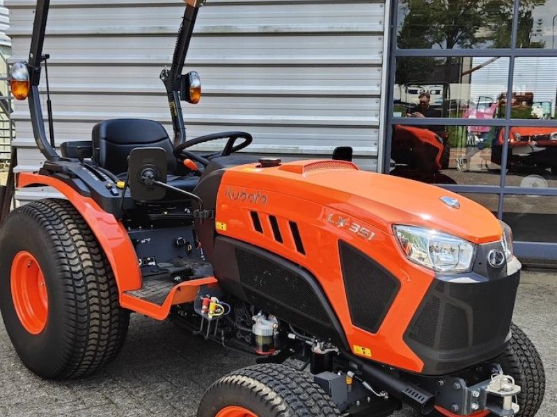 Traktor of the type Kubota LX351, Neumaschine in IJsselstein