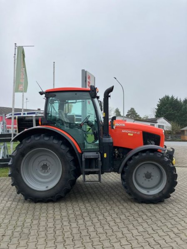 Traktor of the type Kubota M 105 GX-3, Gebrauchtmaschine in Moos-Langenisarhofen (Picture 3)