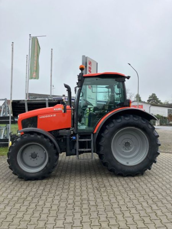 Traktor of the type Kubota M 105 GX-3, Gebrauchtmaschine in Moos-Langenisarhofen (Picture 2)