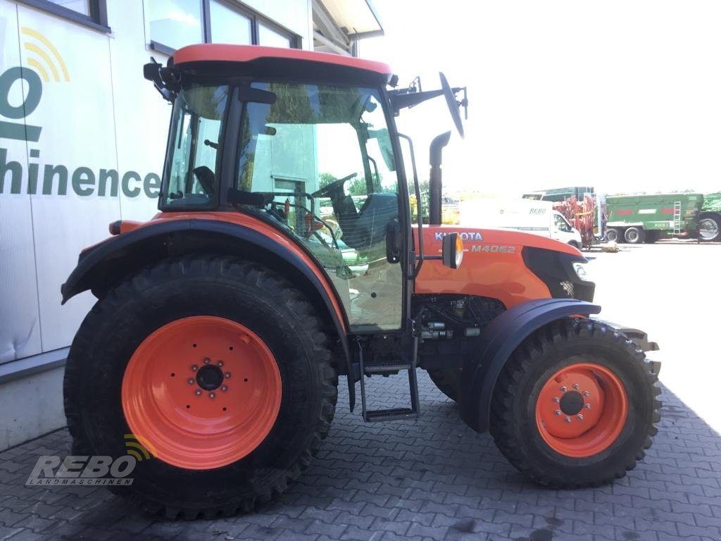 Traktor des Typs Kubota M 4062 HYDRAULIC SHUTTLE, Gebrauchtmaschine in Neuenkirchen-Vörden (Bild 4)