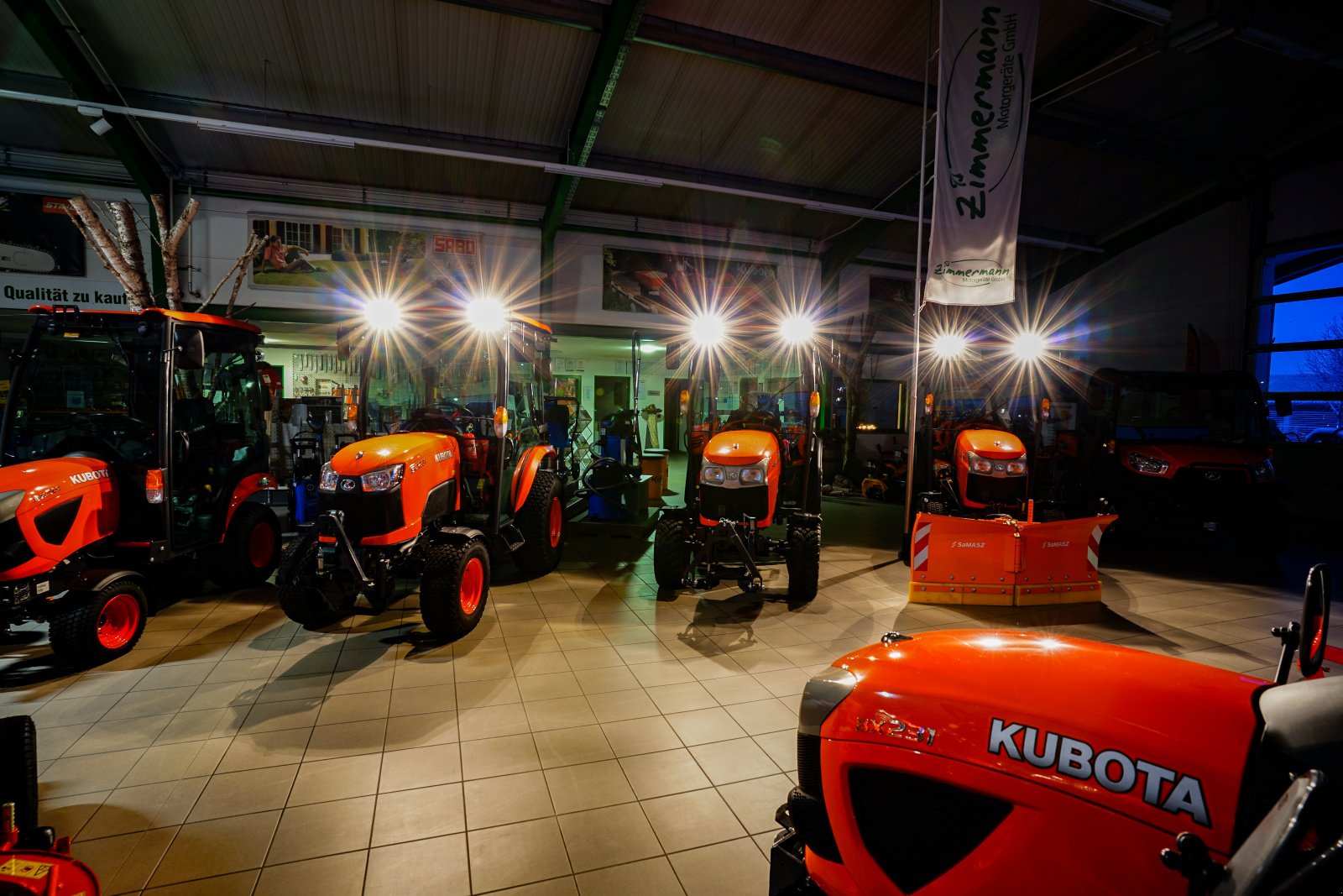 Traktor des Typs Kubota M 4063, Neumaschine in Ertingen (Bild 6)