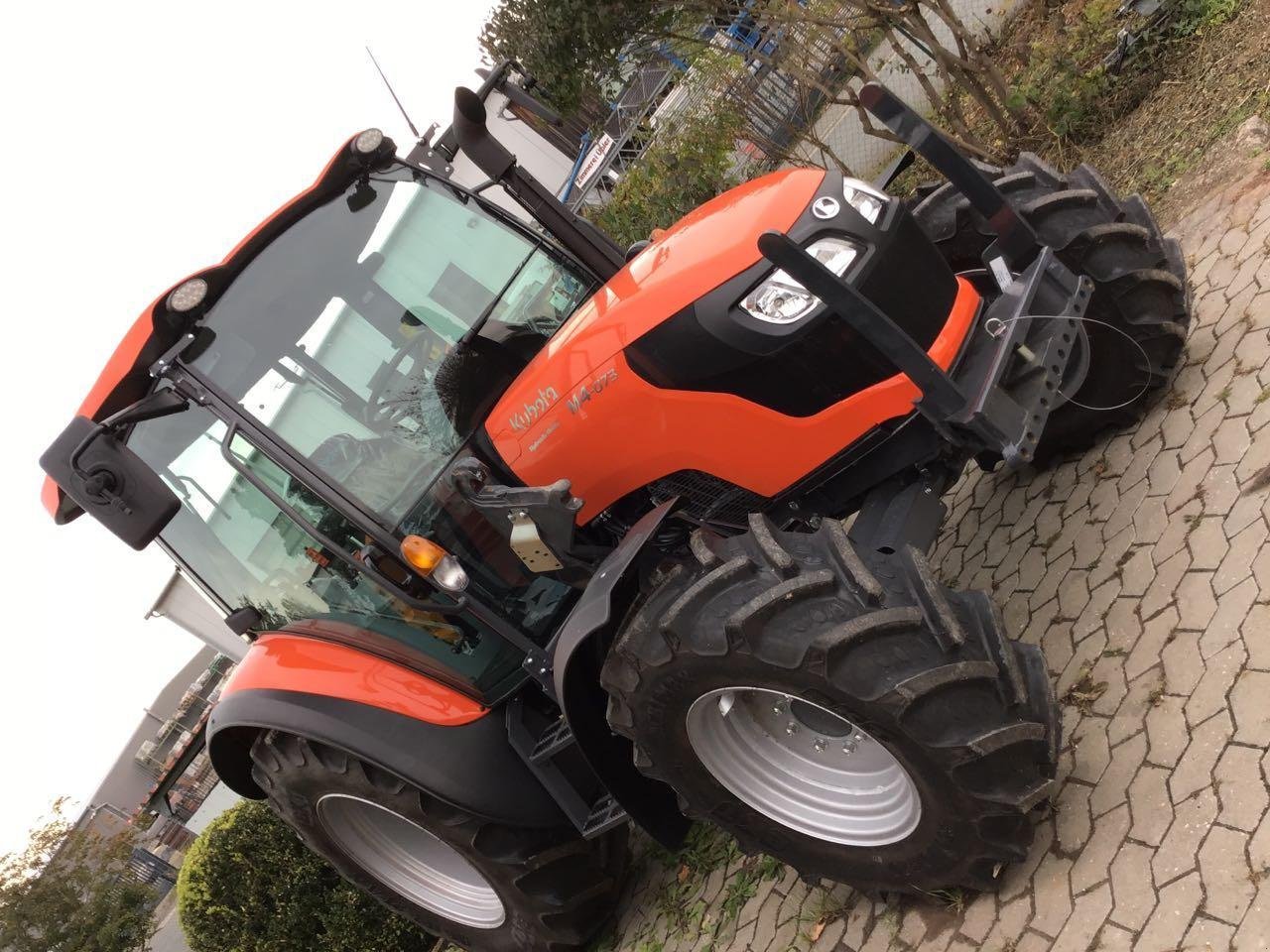 Traktor van het type Kubota M 4073 DTHQ36 GE KABINE, Neumaschine in Burgbernheim (Foto 4)