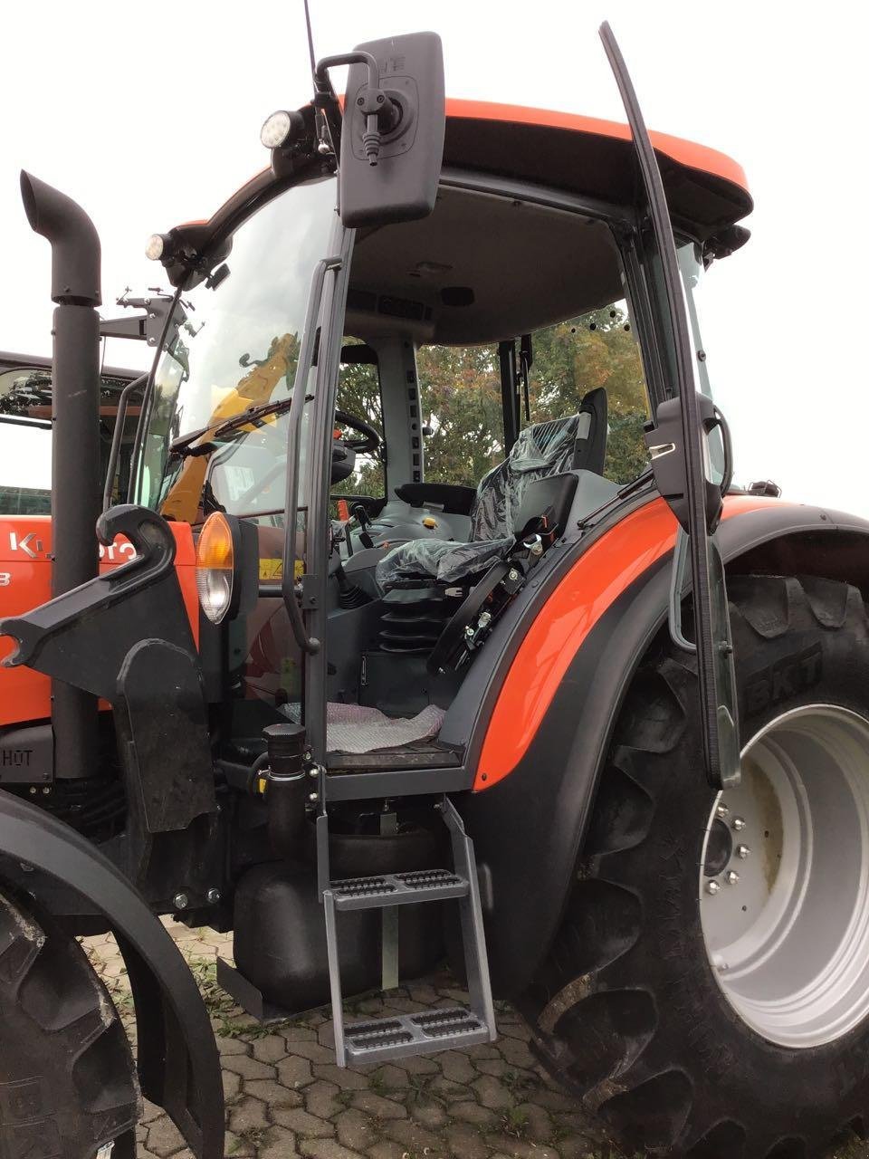 Traktor Türe ait Kubota M 4073 DTHQ36 GE KABINE, Neumaschine içinde Burgbernheim (resim 8)