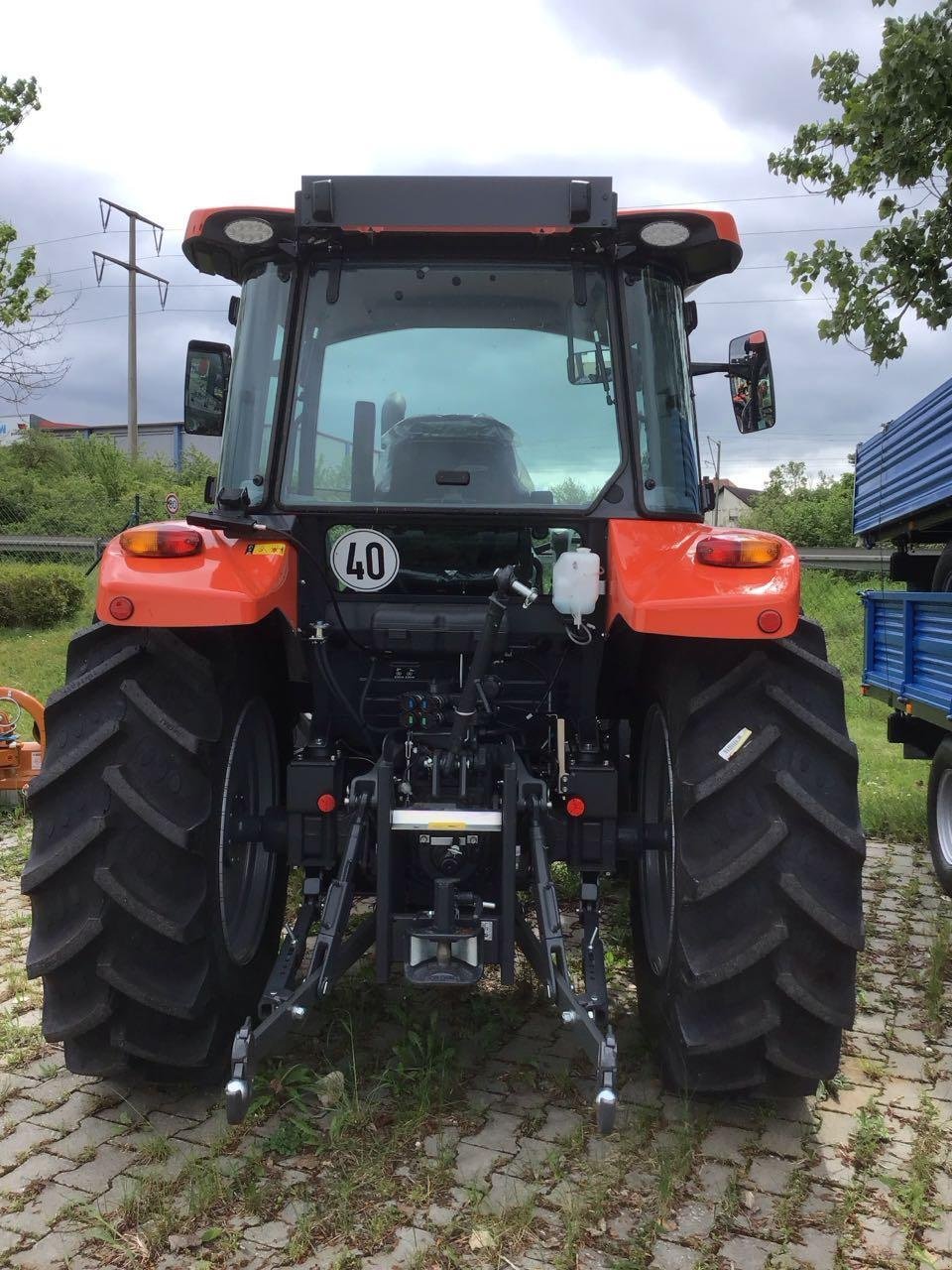 Traktor des Typs Kubota M 4073 DTHQ36 GE KABINE, Neumaschine in Burgbernheim (Bild 3)