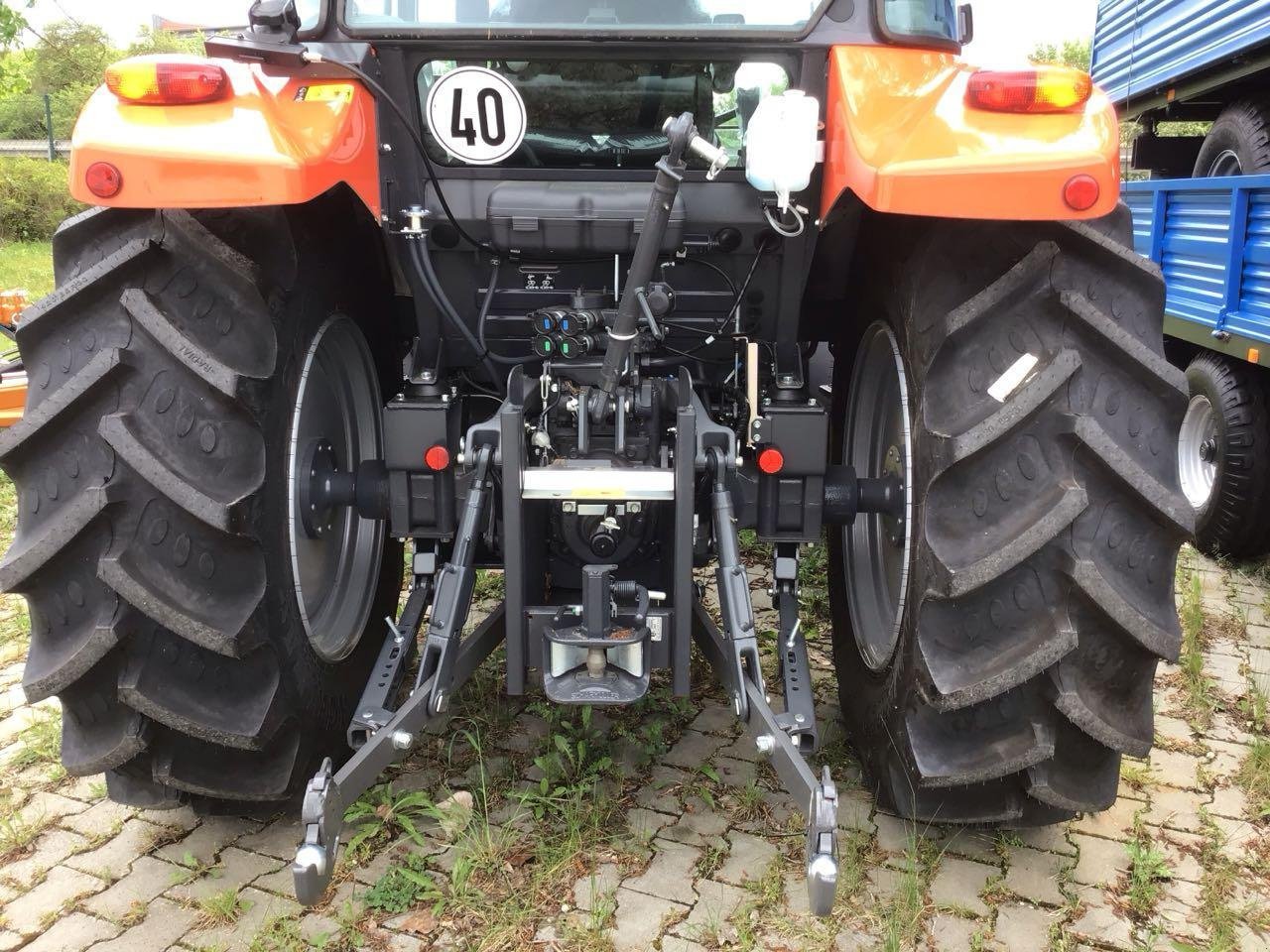 Traktor del tipo Kubota M 4073 DTHQ36 GE KABINE, Neumaschine en Burgbernheim (Imagen 4)