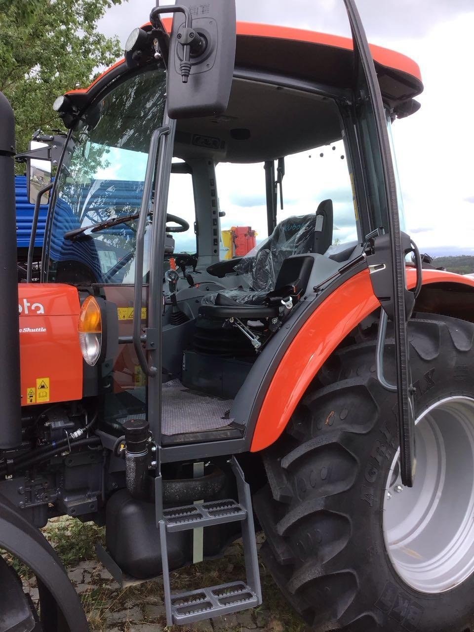 Traktor a típus Kubota M 4073 DTHQ36 GE KABINE, Neumaschine ekkor: Burgbernheim (Kép 8)