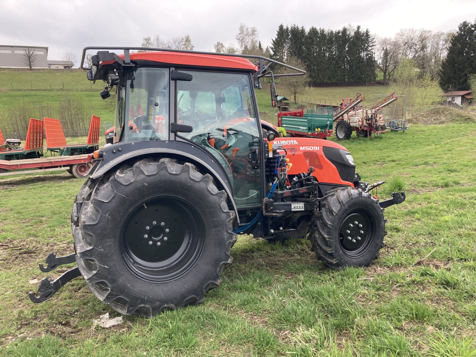 Traktor des Typs Kubota M 5091N Hopfen, Neumaschine in Schweitenkirchen (Bild 21)