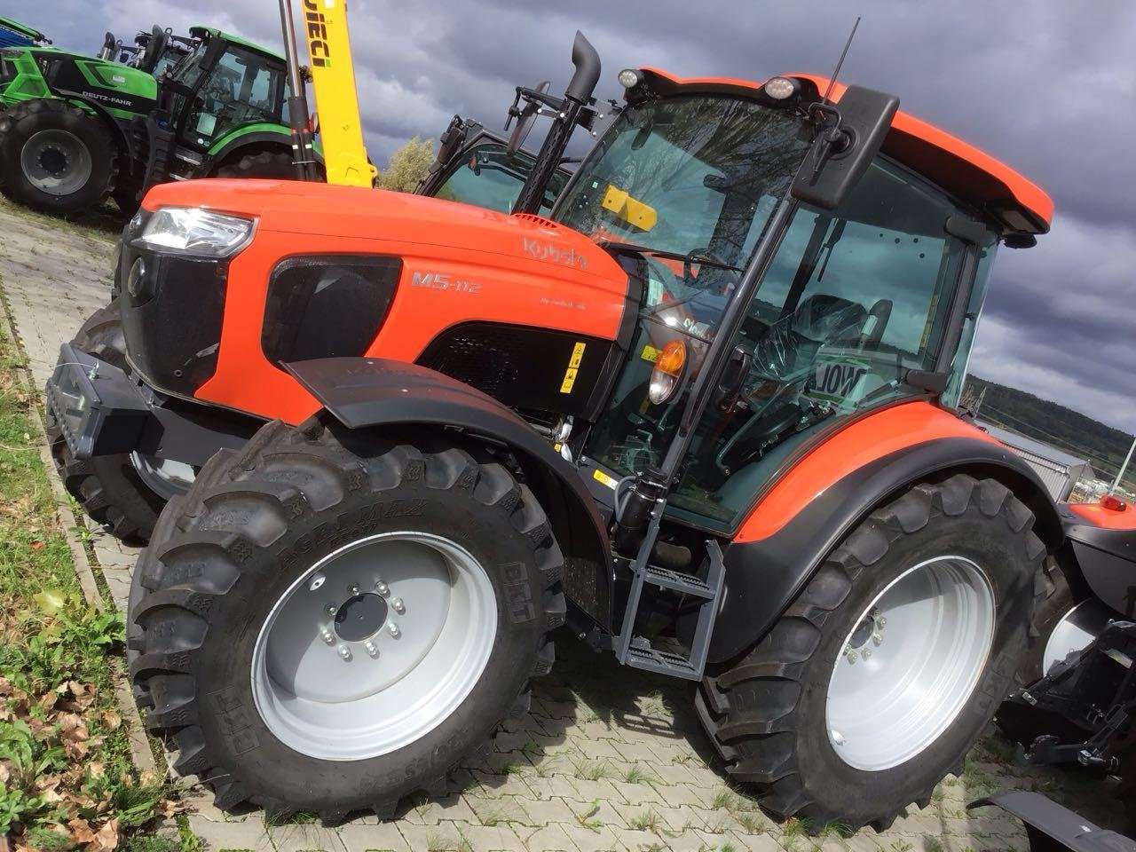 Traktor van het type Kubota M 5112 HQ36 GE KABINE, Neumaschine in Burgbernheim (Foto 1)