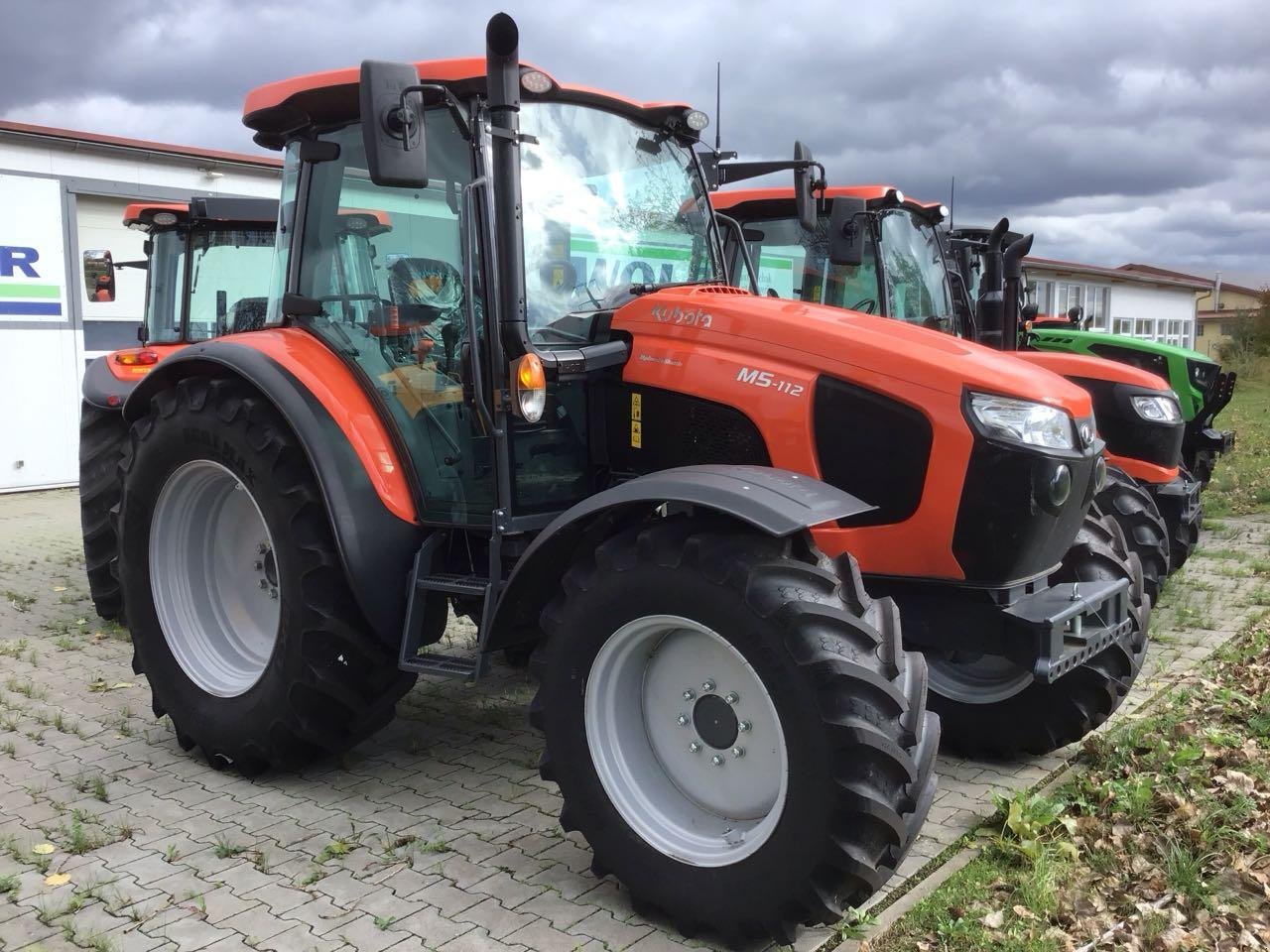 Traktor des Typs Kubota M 5112 HQ36 GE KABINE, Neumaschine in Burgbernheim (Bild 3)