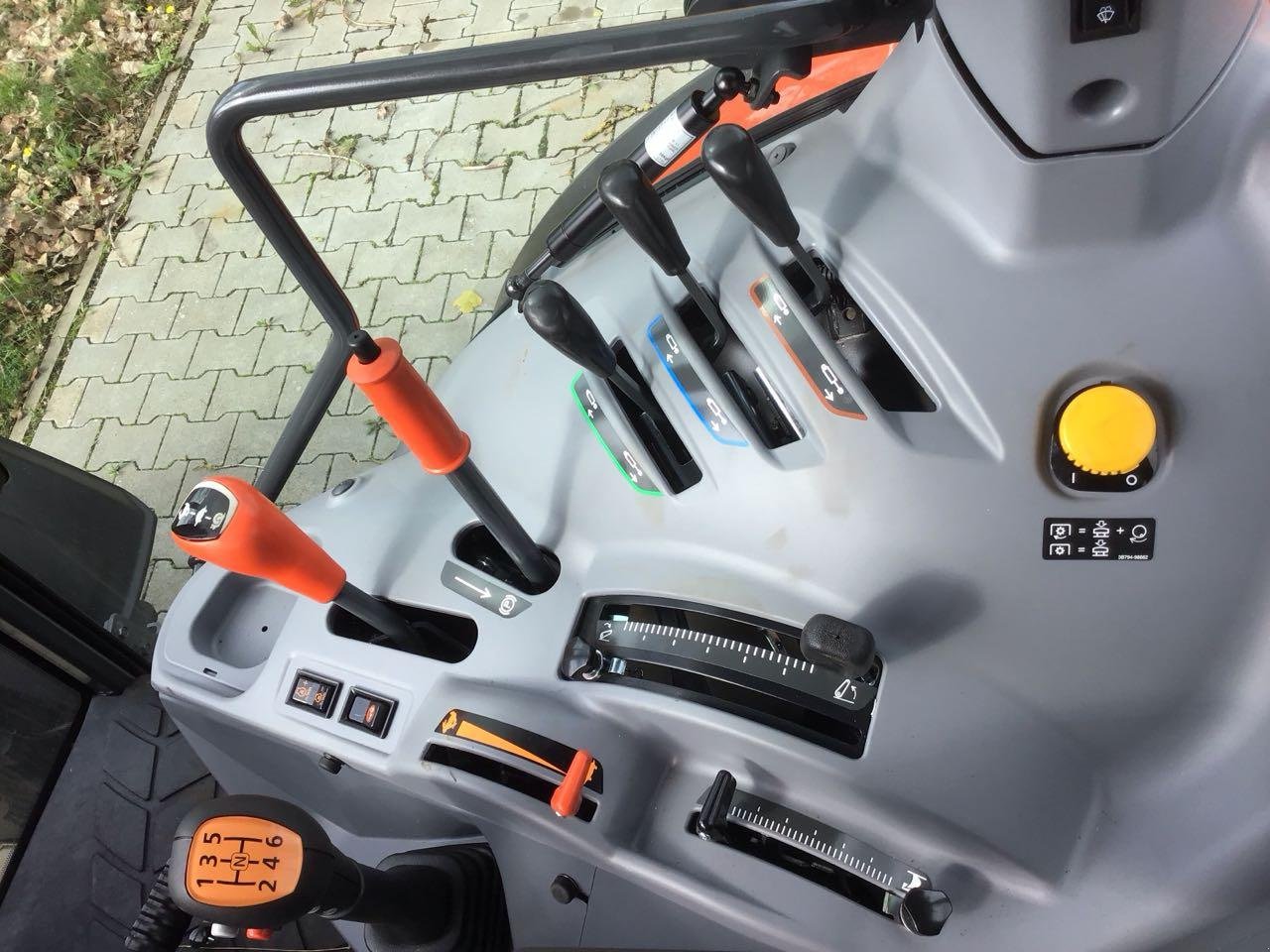 Traktor del tipo Kubota M 5112 HQ36 GE KABINE, Neumaschine en Burgbernheim (Imagen 10)