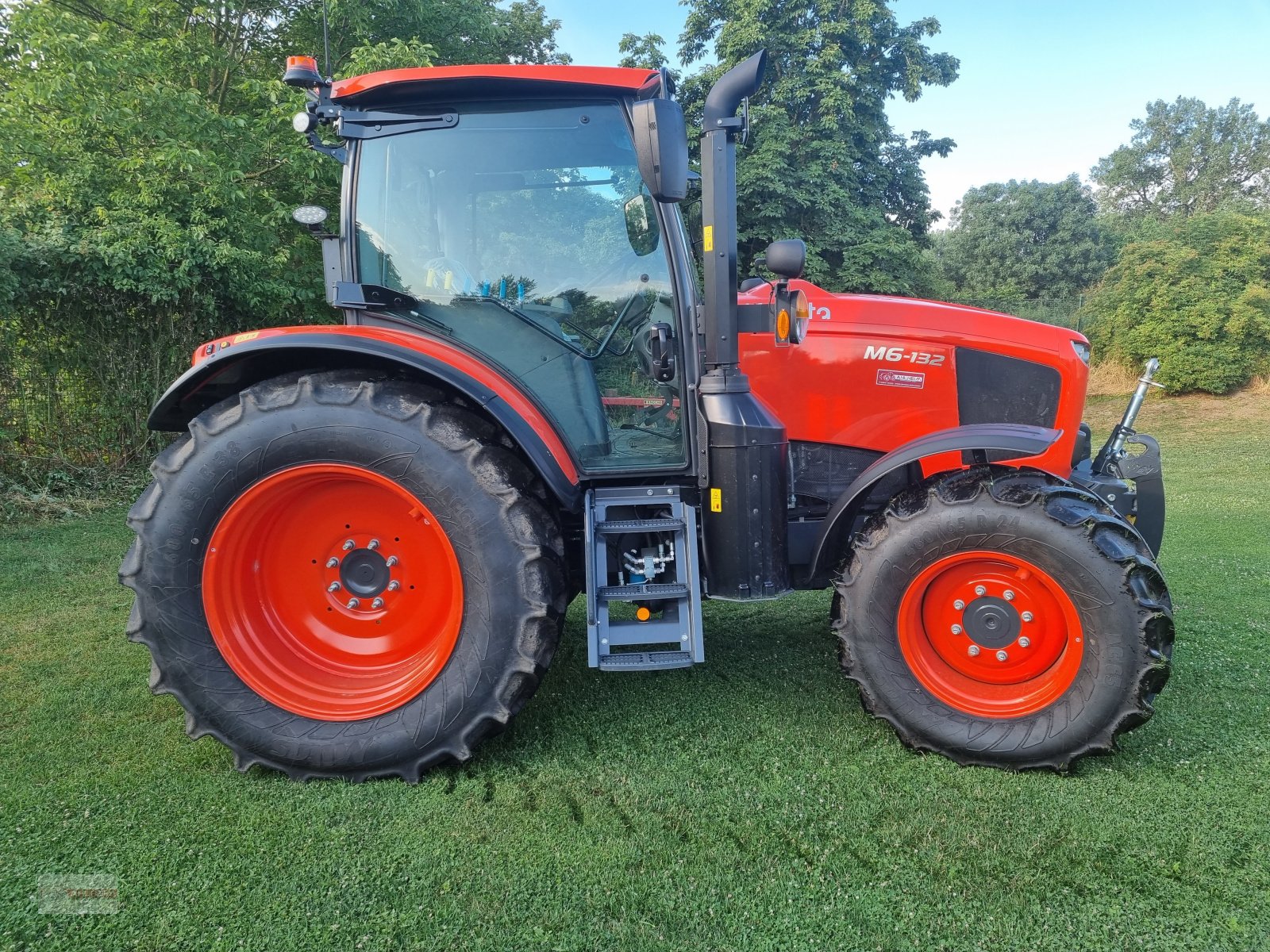 Traktor Türe ait Kubota M 6-132, Gebrauchtmaschine içinde Bensheim - Schwanheim (resim 3)