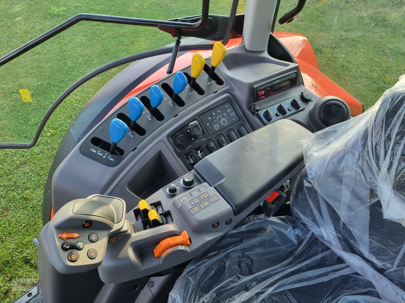 Traktor des Typs Kubota M 6-132, Gebrauchtmaschine in Bensheim - Schwanheim (Bild 4)