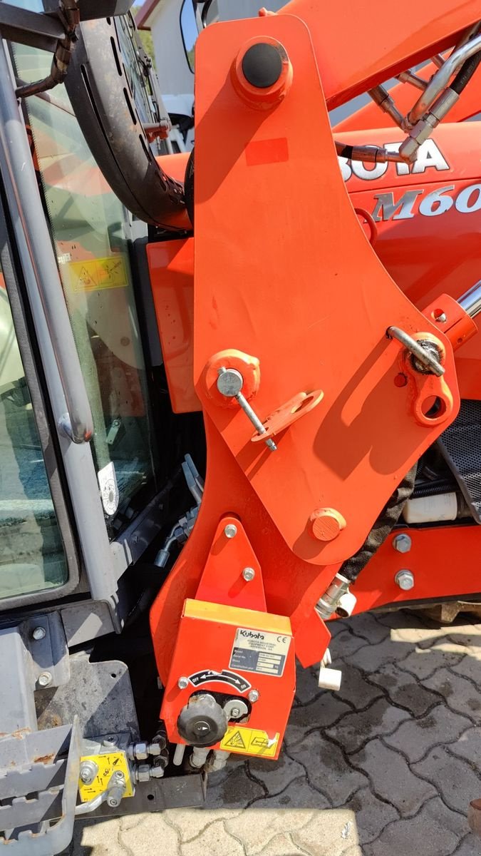 Traktor tip Kubota M 6040 DTHQ, Gebrauchtmaschine in Kirchschlag (Poză 10)