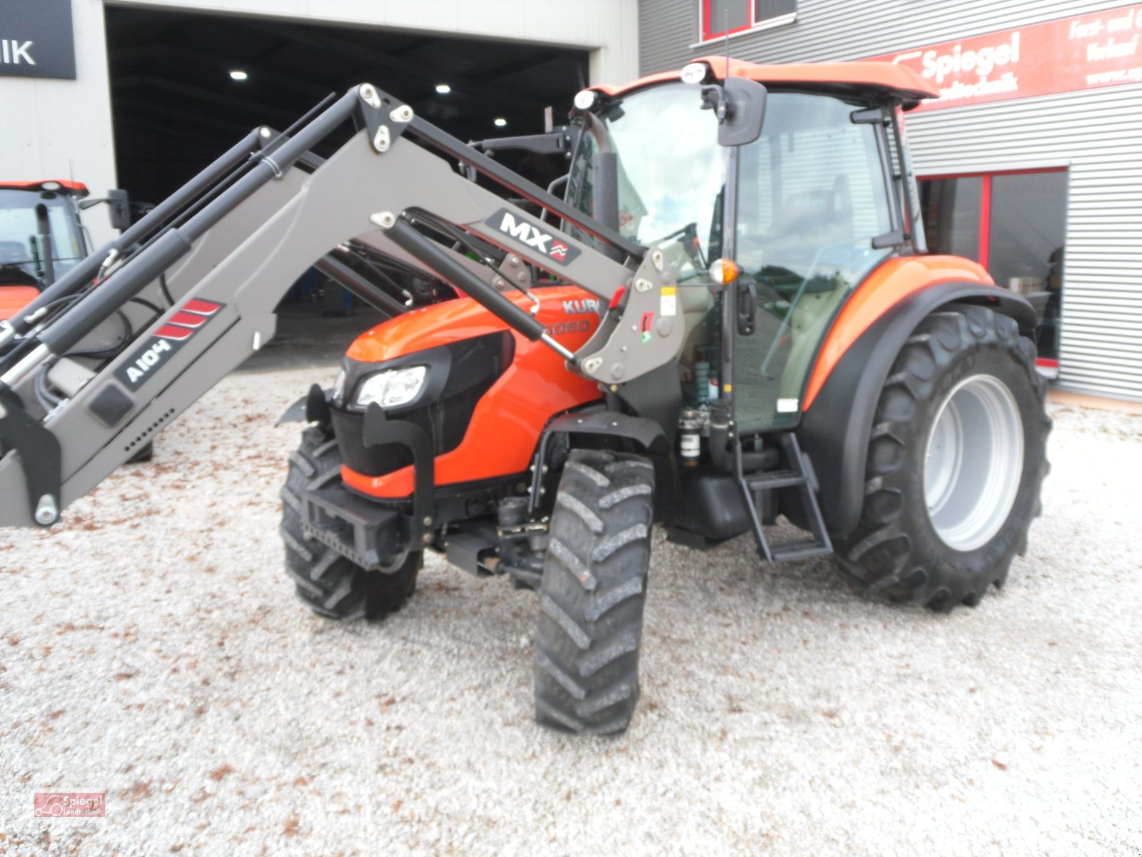 Traktor van het type Kubota M 6060, Gebrauchtmaschine in Freystadt (Foto 1)