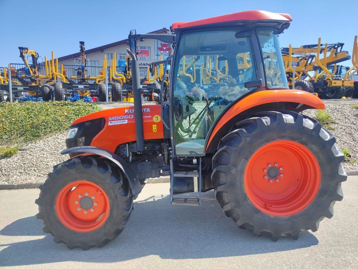 Traktor типа Kubota M 6060, Gebrauchtmaschine в NATTERNBACH (Фотография 5)