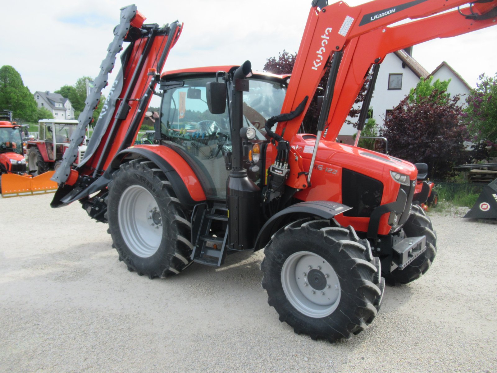 Traktor of the type Kubota M 6122, Neumaschine in Waischenfeld (Picture 3)