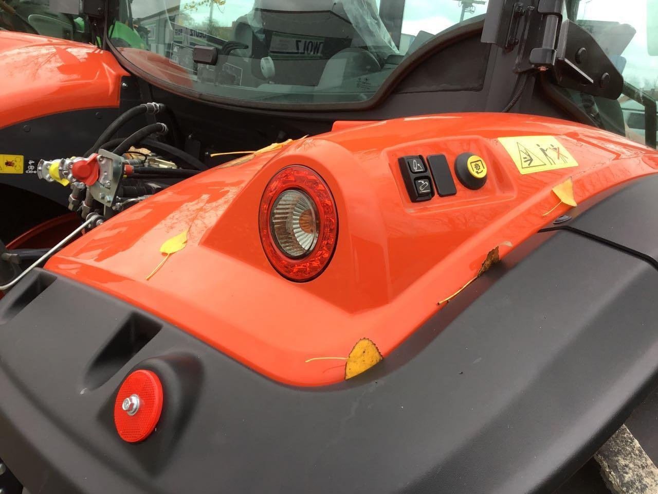 Traktor van het type Kubota M 6142, Neumaschine in Burgbernheim (Foto 5)