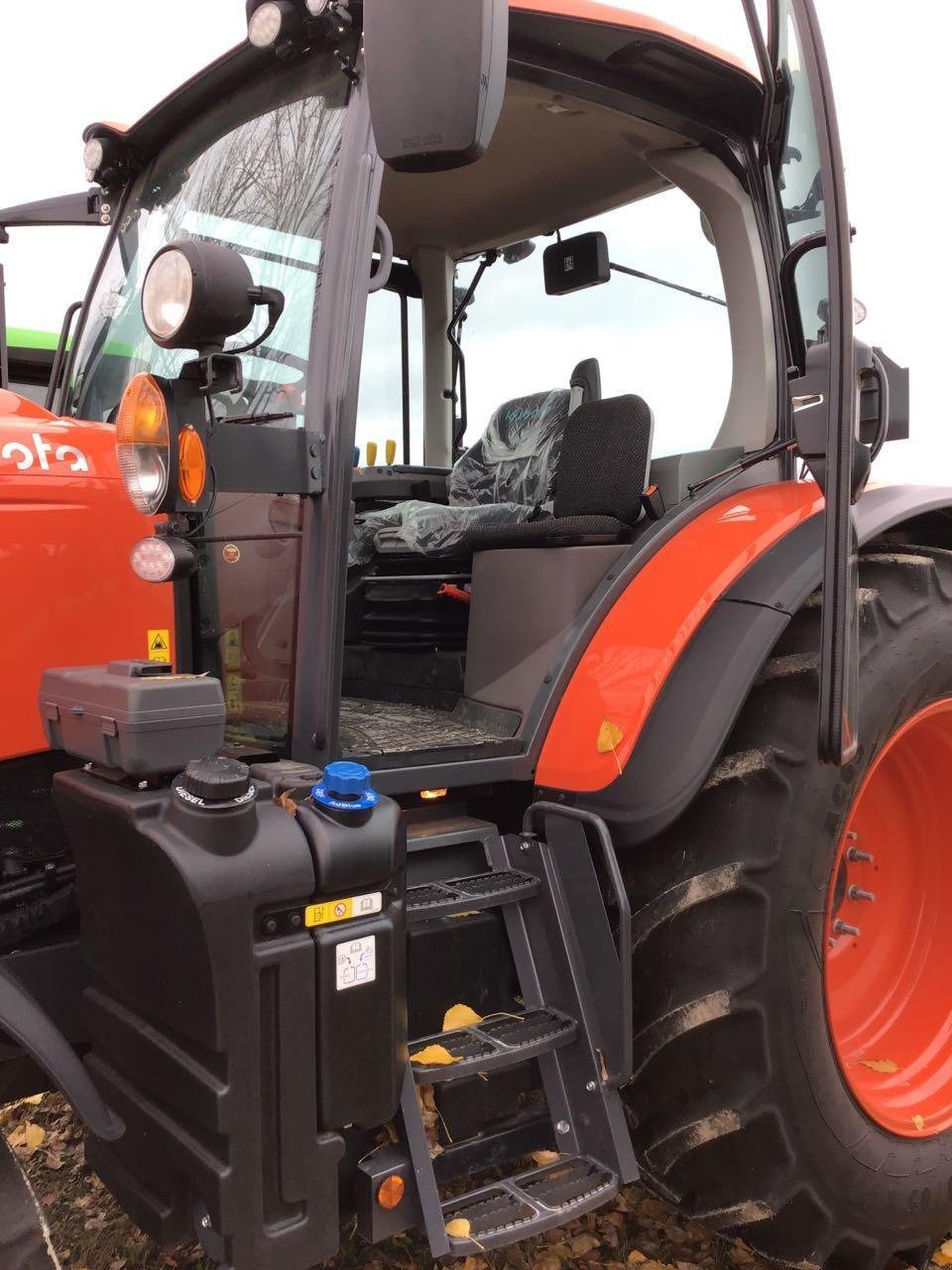 Traktor του τύπου Kubota M 6142, Neumaschine σε Burgbernheim (Φωτογραφία 7)