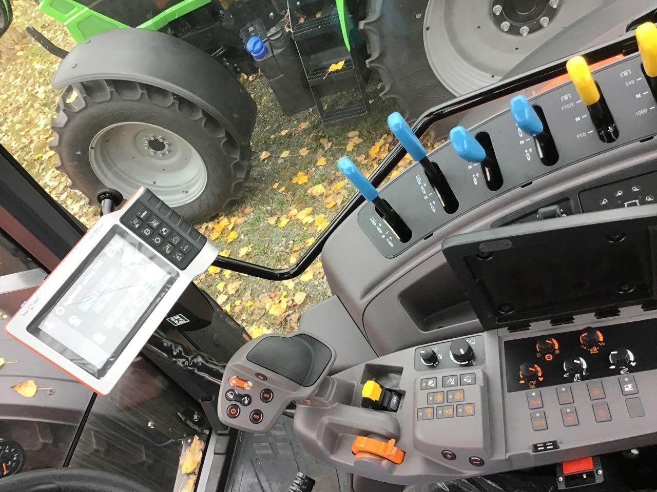 Traktor du type Kubota M 6142, Neumaschine en Burgbernheim (Photo 12)