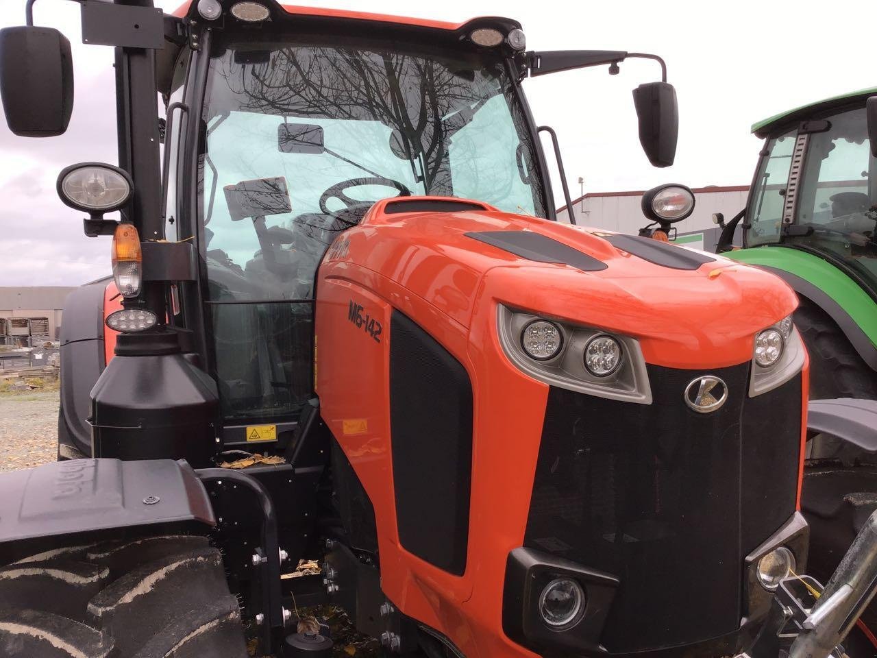 Traktor des Typs Kubota M 6142, Neumaschine in Burgbernheim (Bild 17)