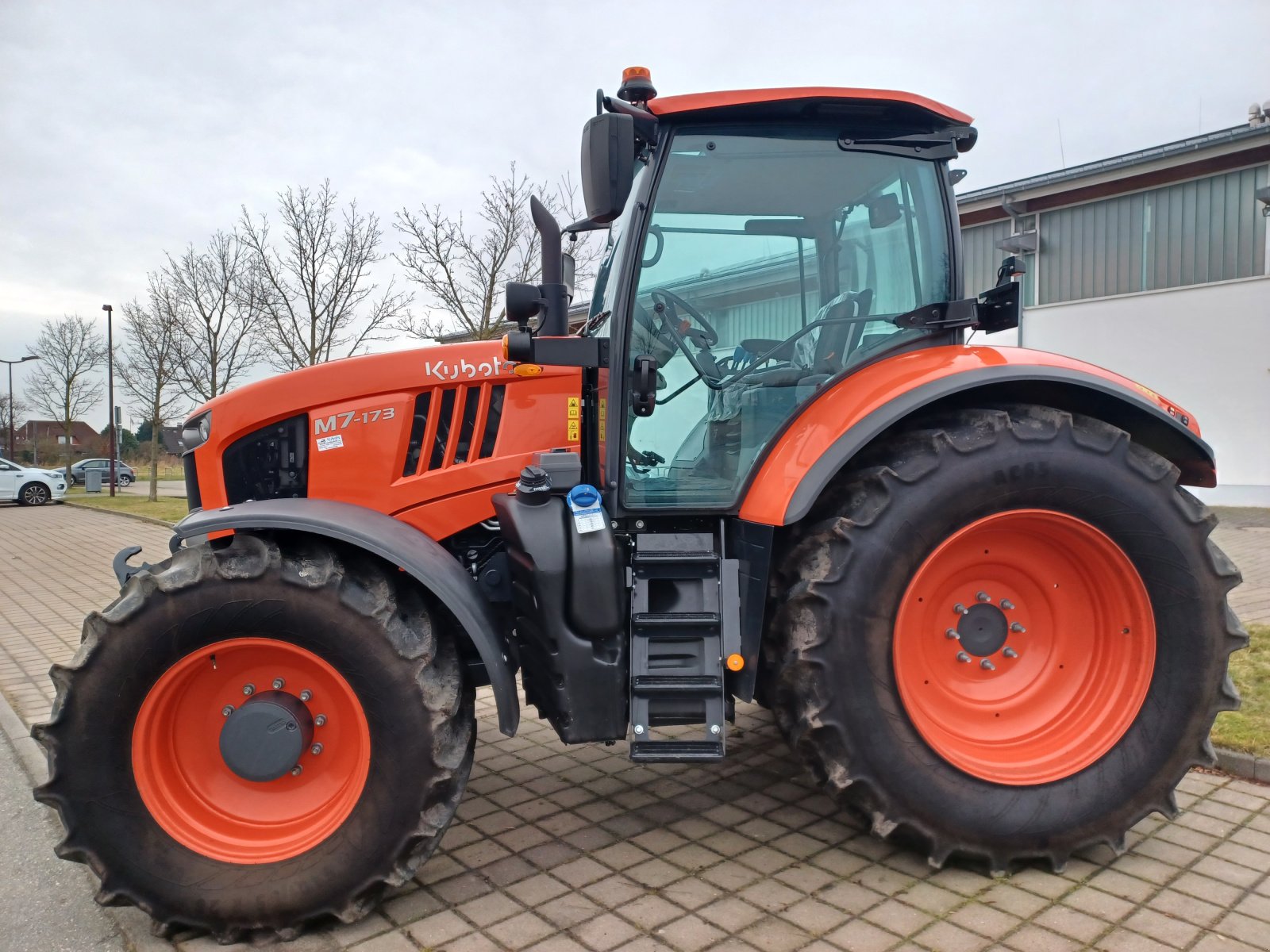 Traktor del tipo Kubota M 7-173, Gebrauchtmaschine In Brokdorf (Immagine 1)