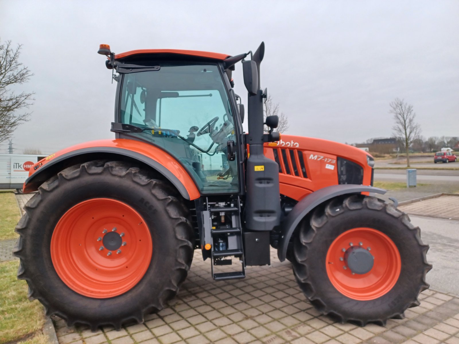 Traktor van het type Kubota M 7-173, Gebrauchtmaschine in Brokdorf (Foto 5)