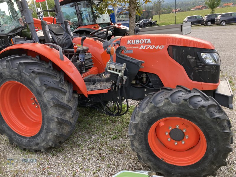 Traktor des Typs Kubota M 7040 ROPS, Gebrauchtmaschine in Wackersberg