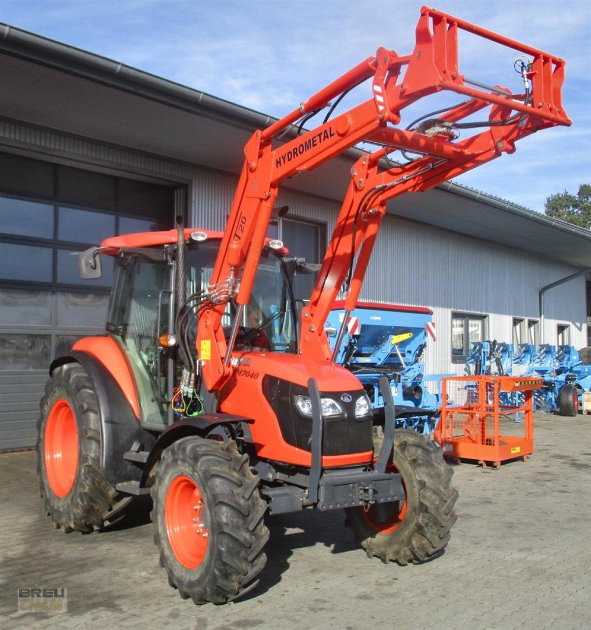 Traktor van het type Kubota M 7040, Gebrauchtmaschine in Cham (Foto 1)