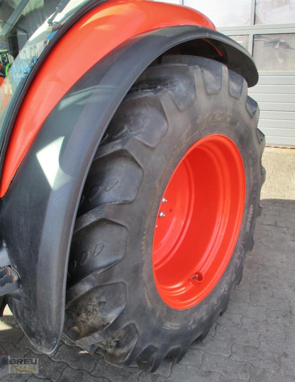 Traktor van het type Kubota M 7040, Gebrauchtmaschine in Cham (Foto 7)