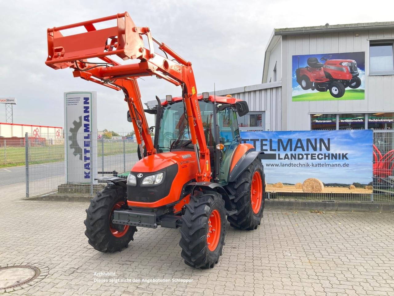 Traktor от тип Kubota M 7060 mit klima+Druckluft, Gebrauchtmaschine в Stuhr (Снимка 1)