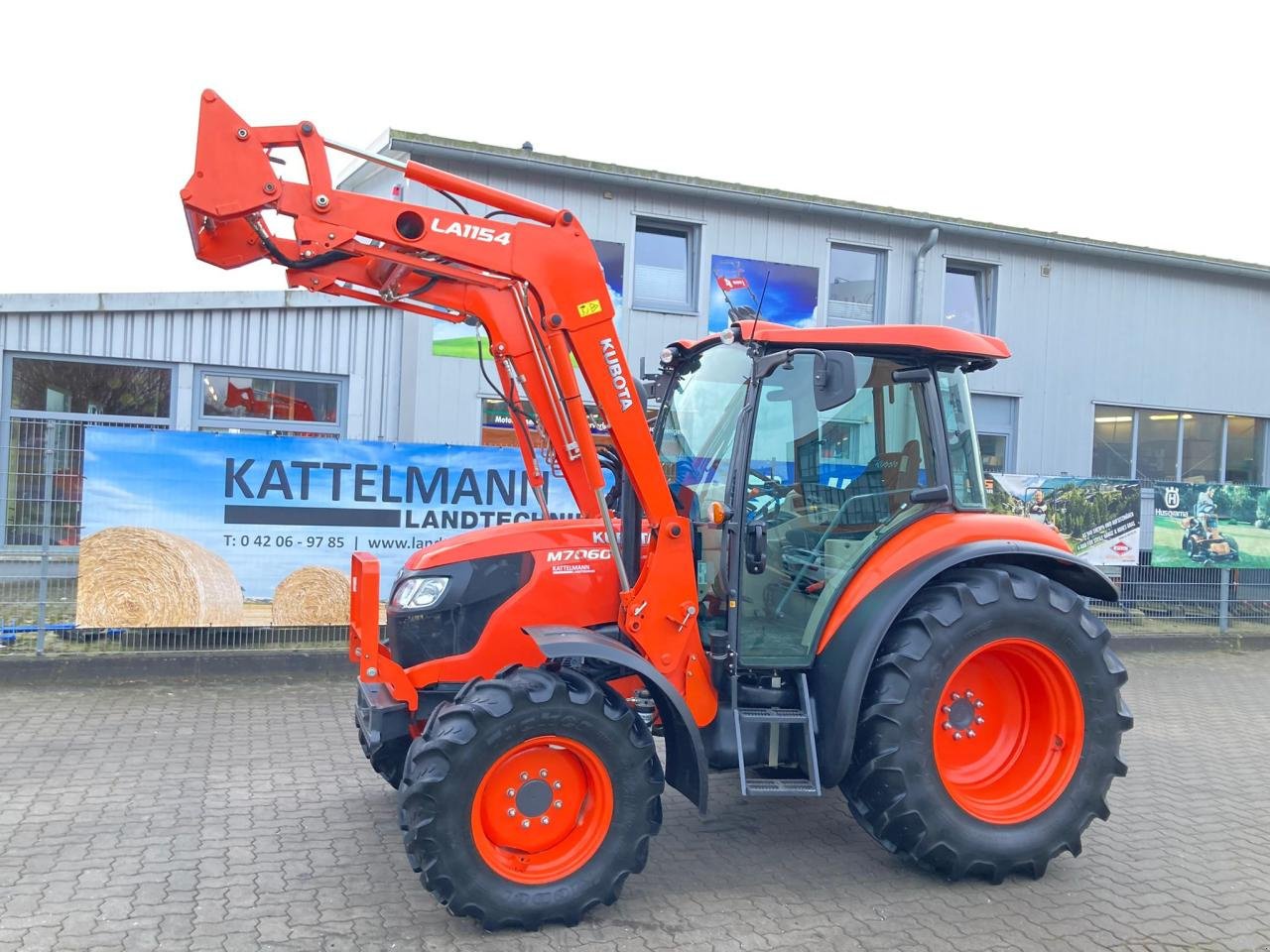 Traktor del tipo Kubota M 7060 mit Klima+Druckluft, Gebrauchtmaschine en Stuhr (Imagen 2)